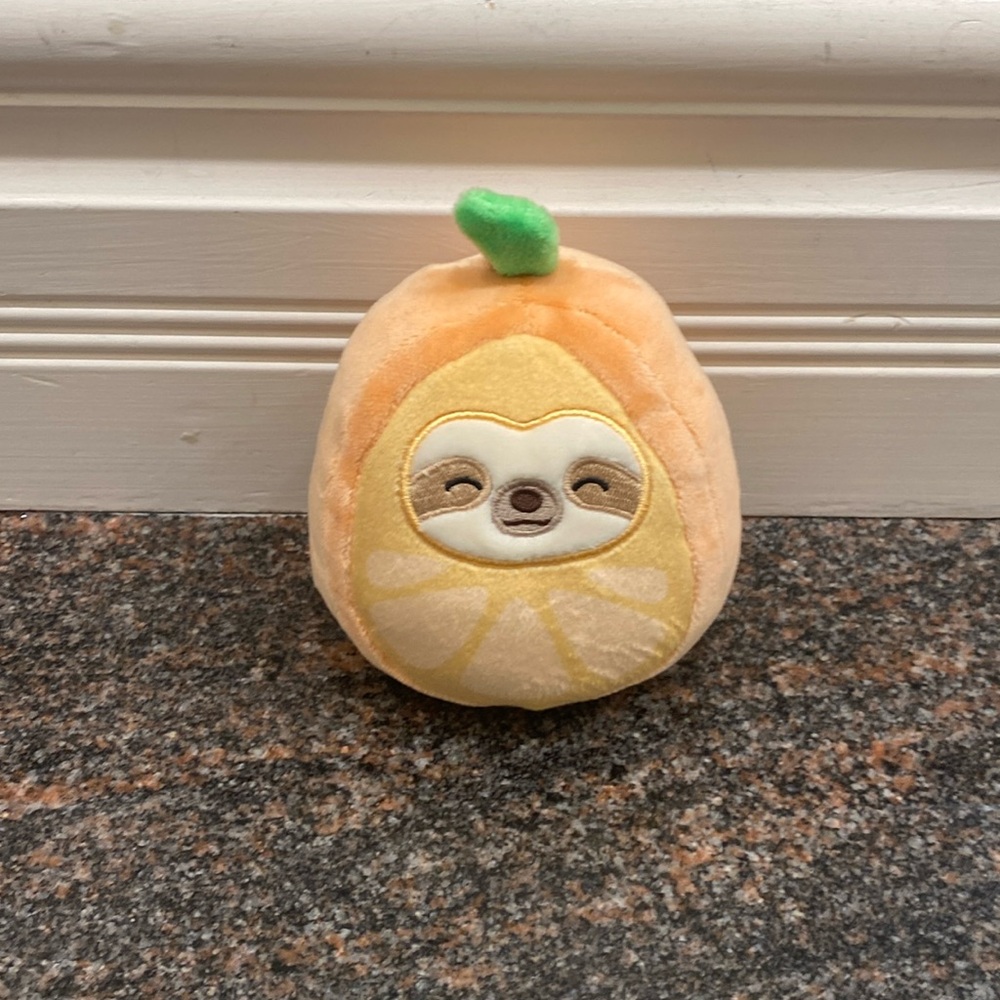 Squishmallows Sloth in Orange Costume - Simon - 4” Capsule